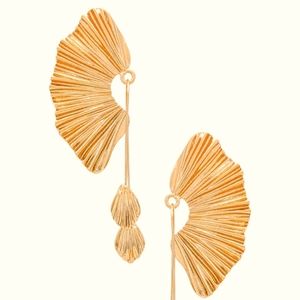 Fan drop earrings